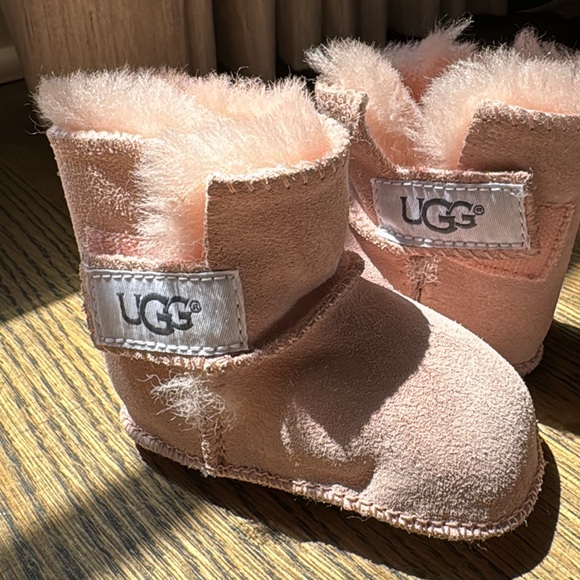 Baby Light Pink Uggs - Picture 1 of 1